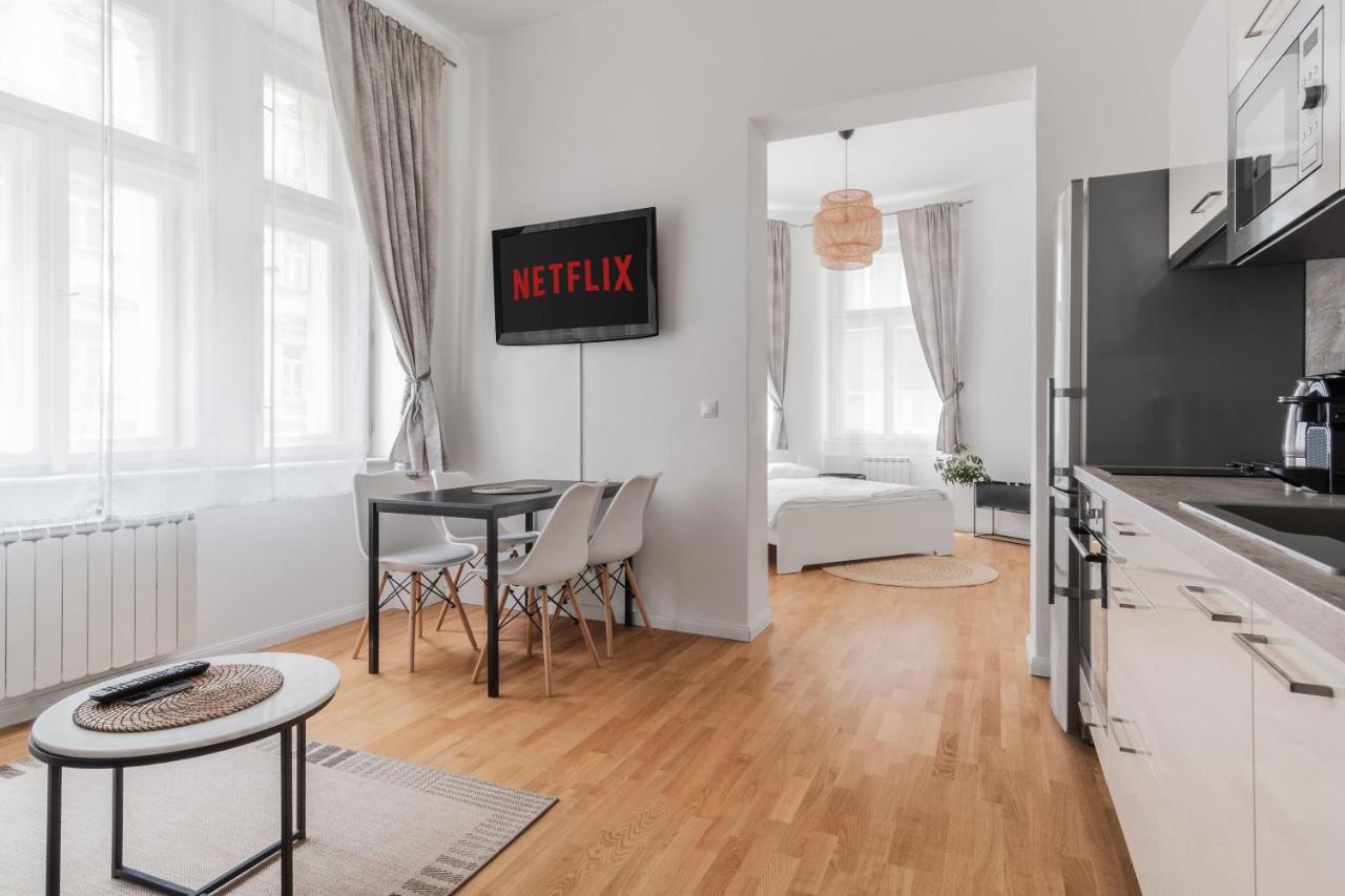 Luminous Apartment For 2 Near Wenceslas Square By Prague Days Exterior foto